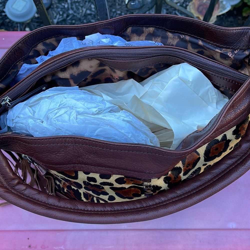 B. Makowsky Lether Leopard Purse - Picture 4 of 7
